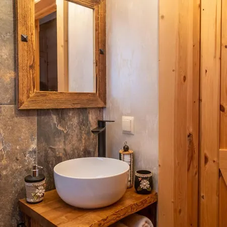Legenda Lasu - Drewniany W Gorach Z Jacuzzi, Przy Stoku Narciarskim Kotelnica, Bialka Tatrzanska, W Poblizu Term Bania Domek alpejski